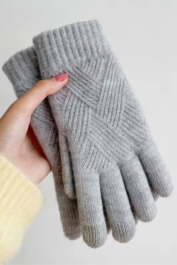 Knitted Gloves