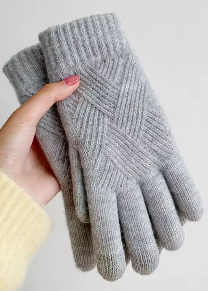Knitted Gloves